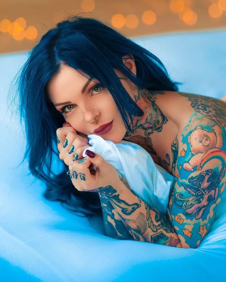 Riae голая, слив фоток тату-модели